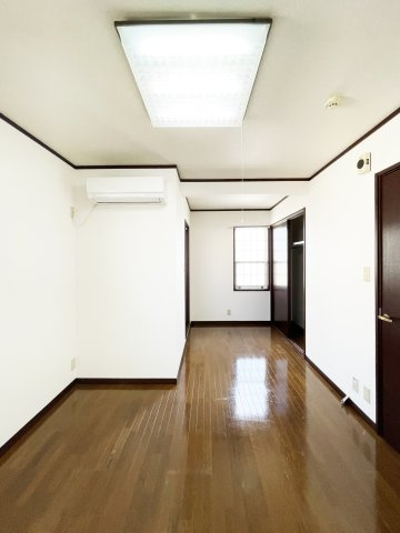 エクセレントハイツ住吉の居間・リビング