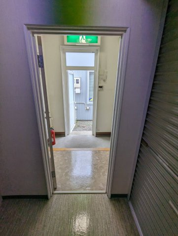 昭和南4丁目25貸事務所の玄関
