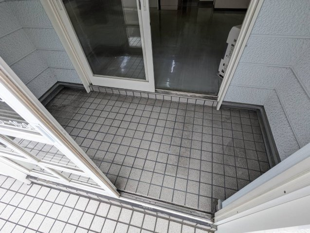 昭和南4丁目25貸事務所の玄関