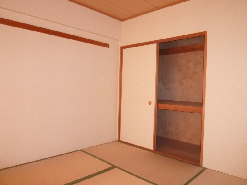 フェリースいずみ中央の和室