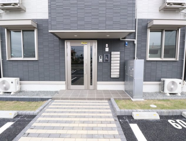 アーバンコート長嶺南のエントランス