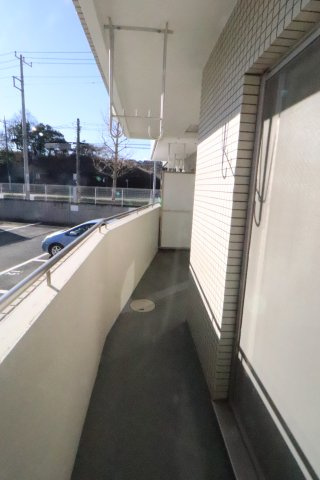 ヴァンベール本郷台のバルコニー