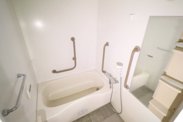 ヴァンベール本郷台の浴室