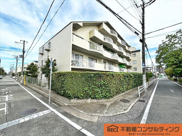 コスモハイツ甲子園の外観