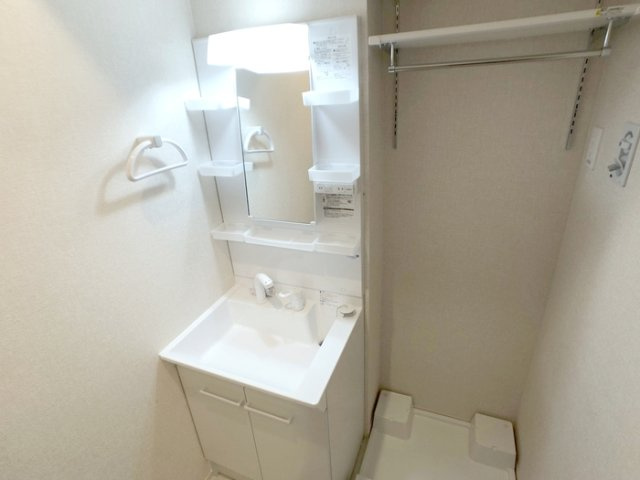 サンテラス Ｂの独立洗面台|洗面室