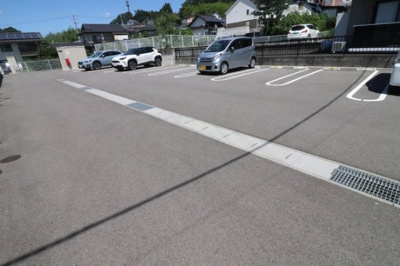 【駐車場】 | サンテラス Ｂ | 駐車場