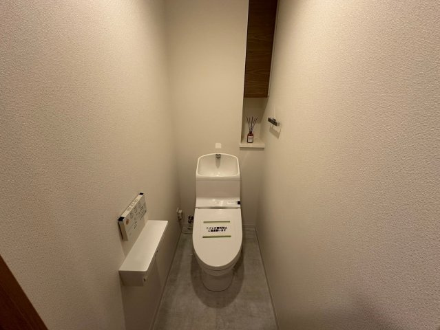 ユニーブル一社パークアベニューのトイレ|清潔感のあるウォシュレット機能付きのトイレです。