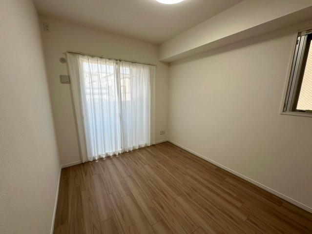 ユニーブル一社パークアベニューの子供部屋|☆北側5.5帖 洋室☆
北側ですが明るいお部屋です！お子様の一人部屋デビューにもいいですね♪
