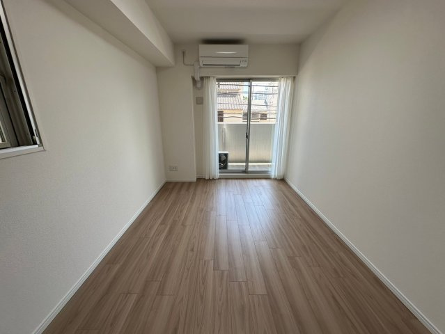 ユニーブル一社パークアベニューの寝室|☆南側7.0帖 洋室☆
南側バルコニーに面した明るいお部屋です！一人で過ごす時間も大切にできます！