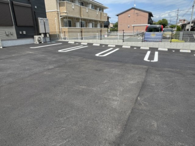 アヴァンティの駐車場
