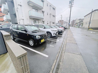 【駐車場】