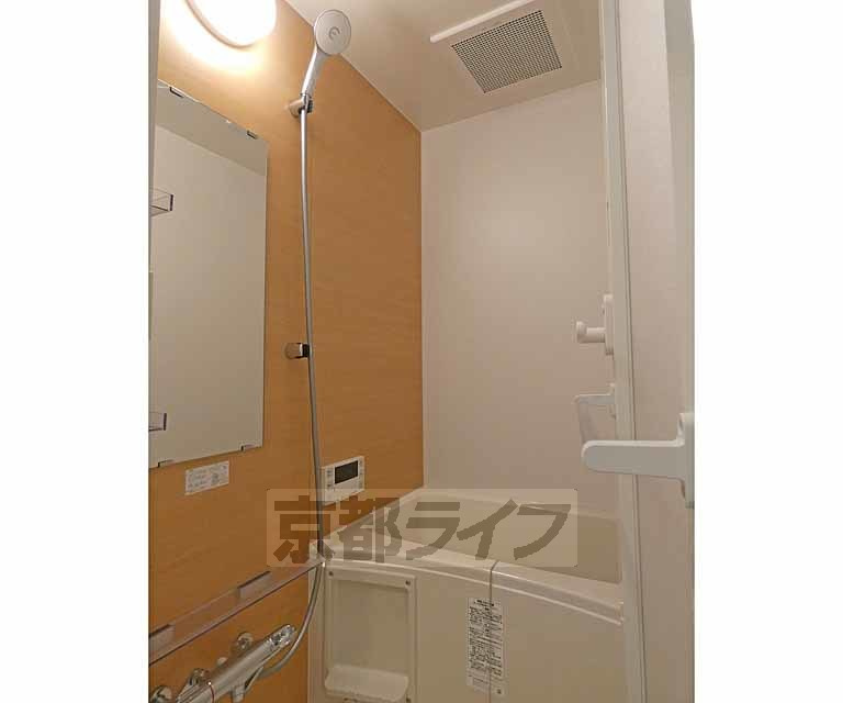 レピア西陣の浴室|清潔感あるバスルーム