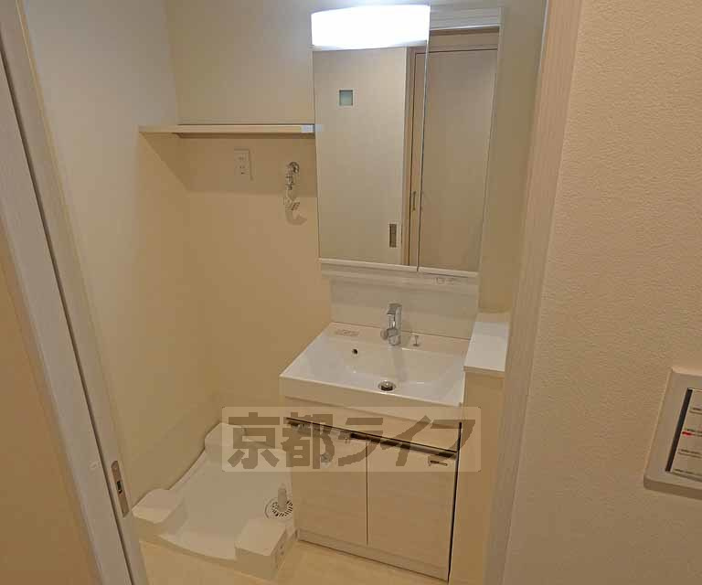 レピア西陣の洗面所|女性に嬉しい独立洗面台付