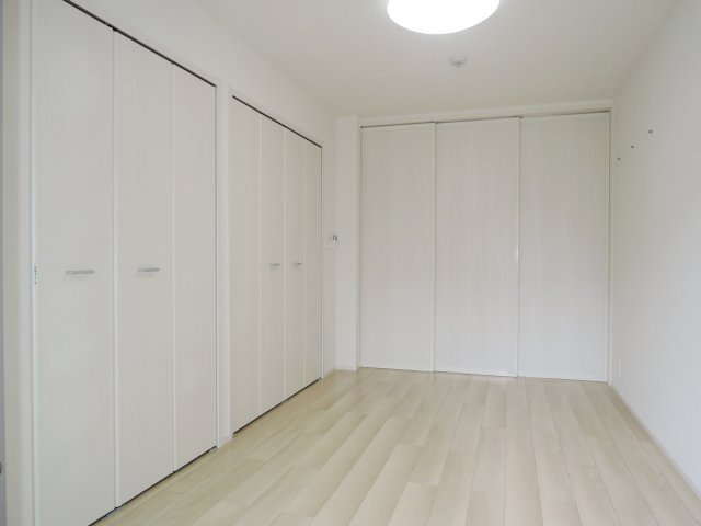 【寝室】