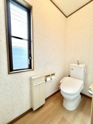 【トイレ】 | 袋井市鷲巣　中古住宅 | 1Fトイレです。