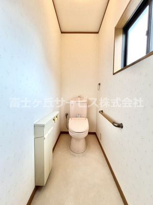 【トイレ】 | 袋井市鷲巣　中古住宅 | 2Fのトイレです。