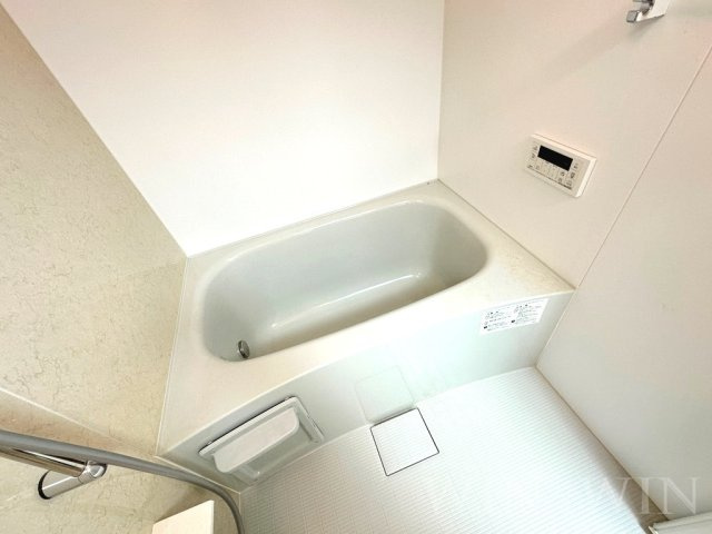 ファイン ジニア Bの浴室