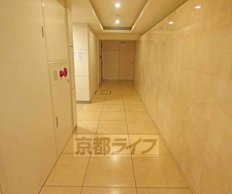 アクアレリスト今出川のロビー