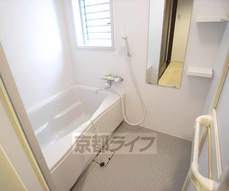 アクアレリスト今出川の浴室