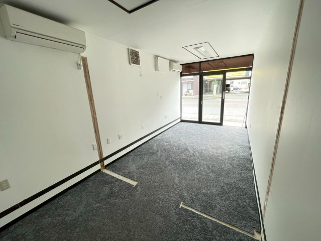 鴨田本町 伊藤様店舗の内装
