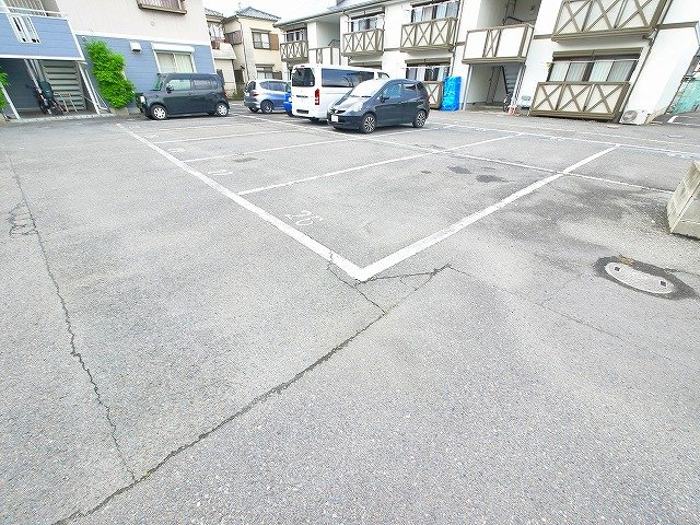 タニグチモータープールの駐車場