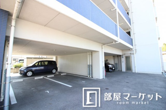 【駐車場】