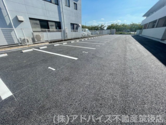 モンシャトレⅡの駐車場