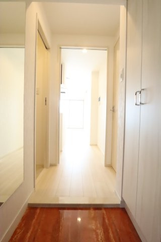 大阪市都島区都島本通４丁目の賃貸マンションの玄関