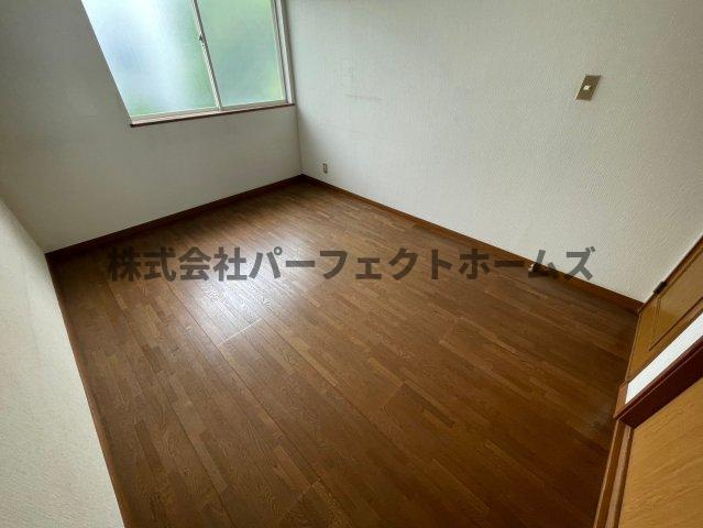 カルチェ山之手の洋室|落ち着いた色調の洋室です