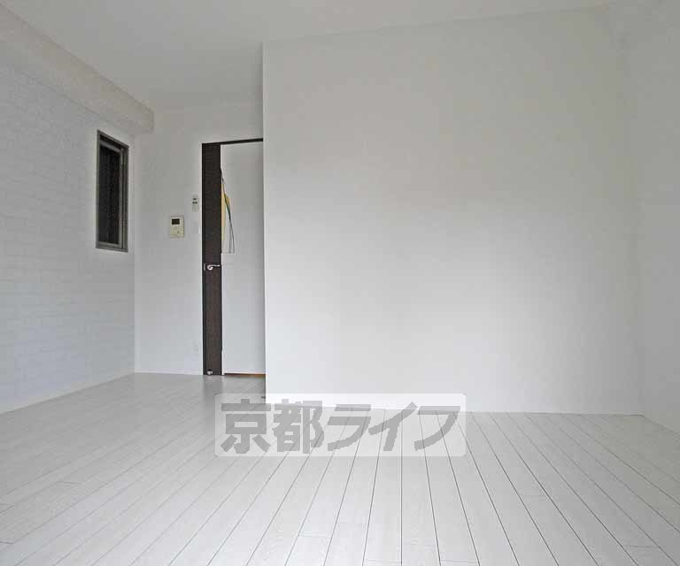 BelleVille千本今出川の居間・リビング