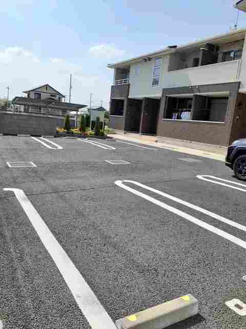 ソラーナの駐車場|駐車スペースもあります