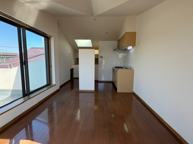 エイトピア成田東の居間・リビング