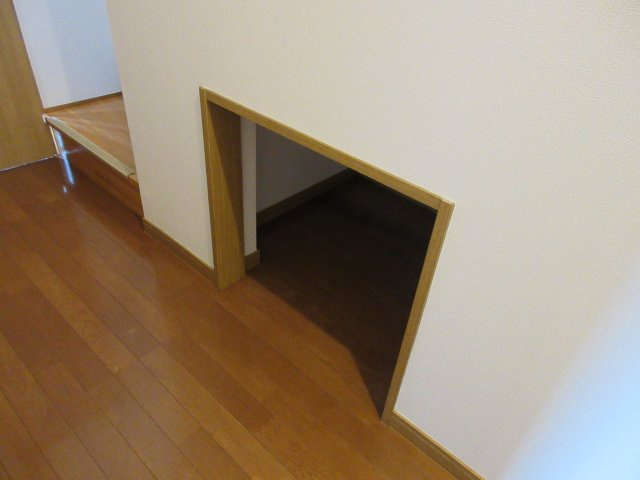 エイトピア成田東の収納|階段下収納