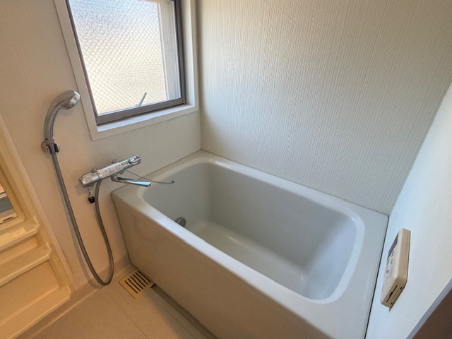 エイトピア成田東の浴室