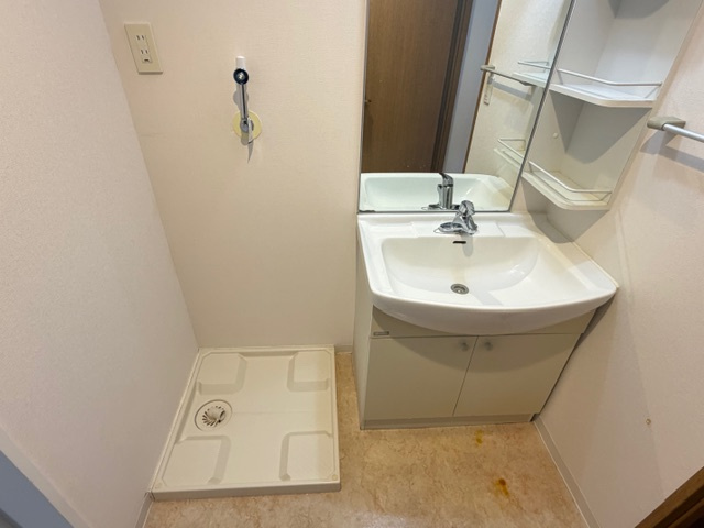 エイトピア成田東の洗面所