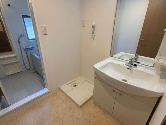 エイトピア成田東の独立洗面台