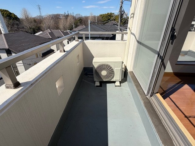 エイトピア成田東のバルコニー