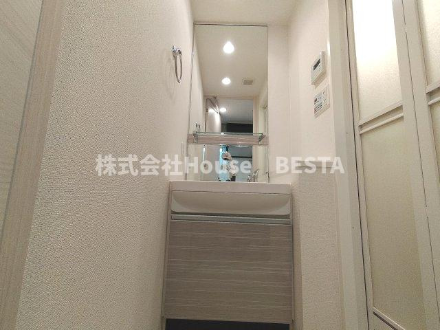 プレサンス三宮エレガンシアの独立洗面台