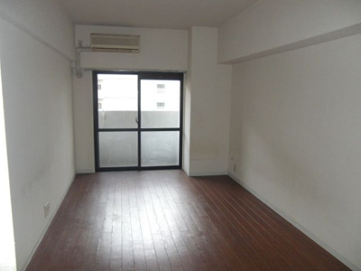 【居間・リビング】 | ピュアドームガーランド博多 | 別号室の写真になります。現況優先。