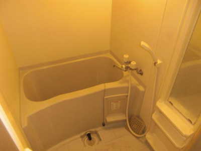 【浴室】 | ピュアドームガーランド博多 | 別号室の写真になります。現況優先。