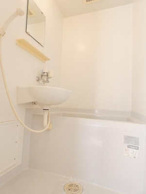 【浴室】 | パイナリィー唐人町 | 別号室の写真になります。現況優先。