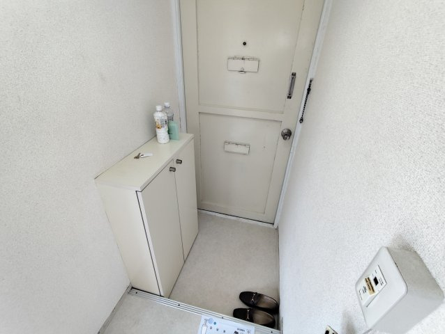 サンケイビルの玄関