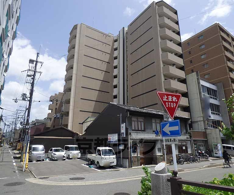 ＳＷＩＳＳ京都堀川ＷＥＳＴの外観