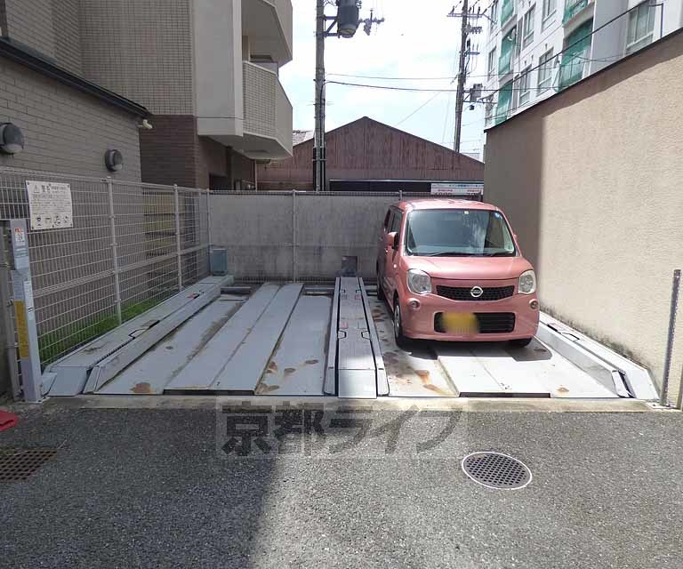 ＳＷＩＳＳ京都堀川ＷＥＳＴの駐車場