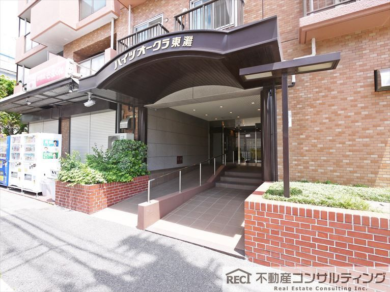 ハイツオークラ東灘のエントランス