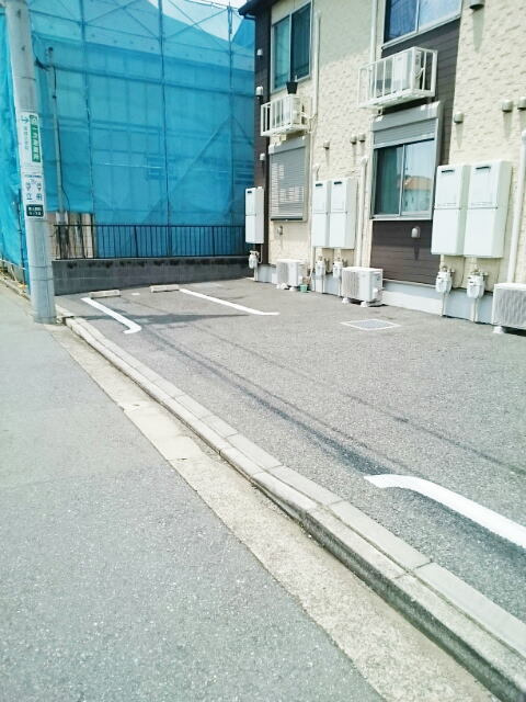 富栄富士見町ヒルズの駐車場