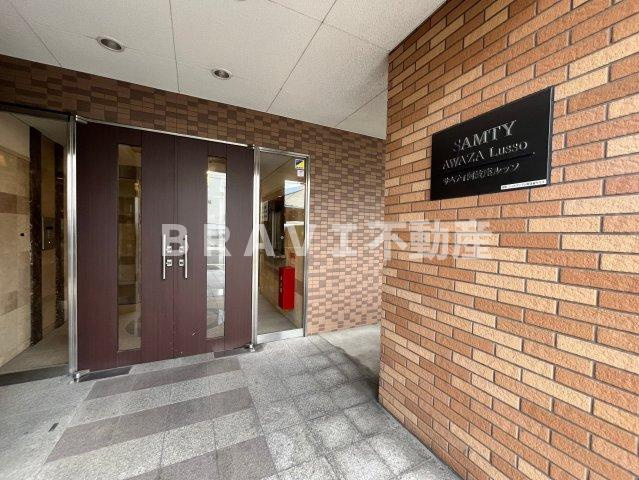 サムティ阿波座LUSSOのエントランス|建物の内部です