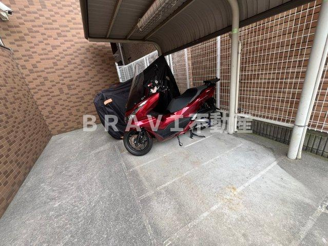 サムティ阿波座LUSSOの駐車場|駐車場があるので、車を買う予定の方も安心です