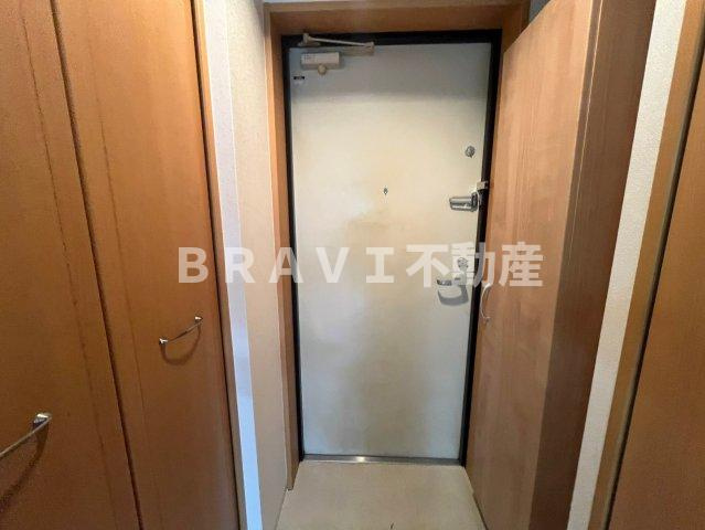 サムティ阿波座LUSSOの玄関