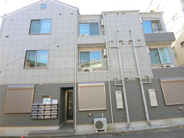 トライアングル蒲田の外観|2015年10月築　木造地上3階建て総戸数12戸の1Kバストイレ別の人気の賃貸アパート
東京都大田区新蒲田2丁目　JR京浜東北線蒲田駅徒歩10分
東急多摩川線矢口渡駅徒歩7分